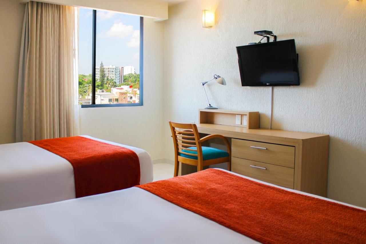 Hotel & Suites Real Del Lago Villahermosa Kültér fotó