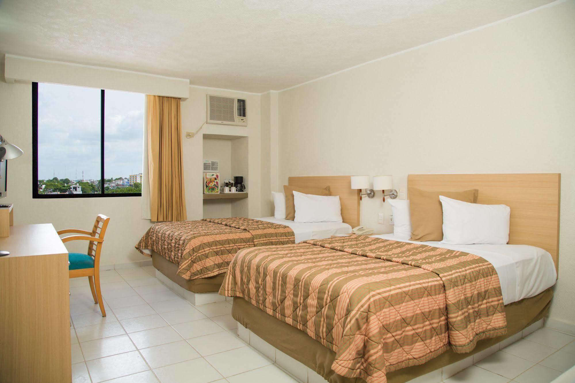 Hotel & Suites Real Del Lago Villahermosa Kültér fotó