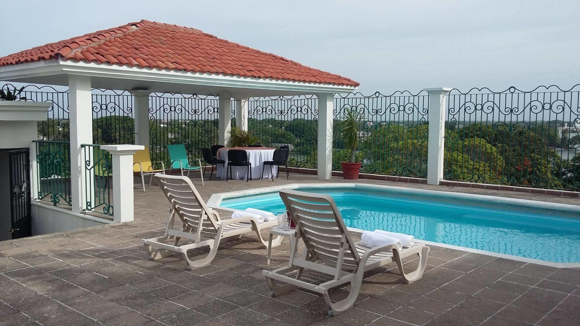Hotel & Suites Real Del Lago Villahermosa Kültér fotó